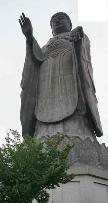 Ushiku Daibutsu.jpg
